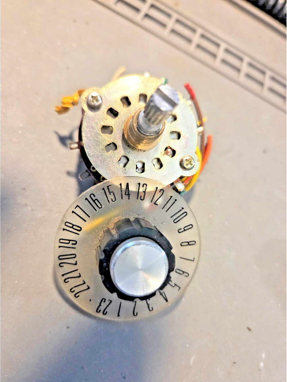 CHANNEL CHANGER W/ CLEAR KNOB (NUMBERS) FOR ROSS MOBILE CB RADIO